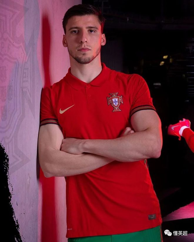 爱游戏体育-布莱顿内部会议纪要流出——赛后外线爆发，葡超使命明确，资深球员宣示担当