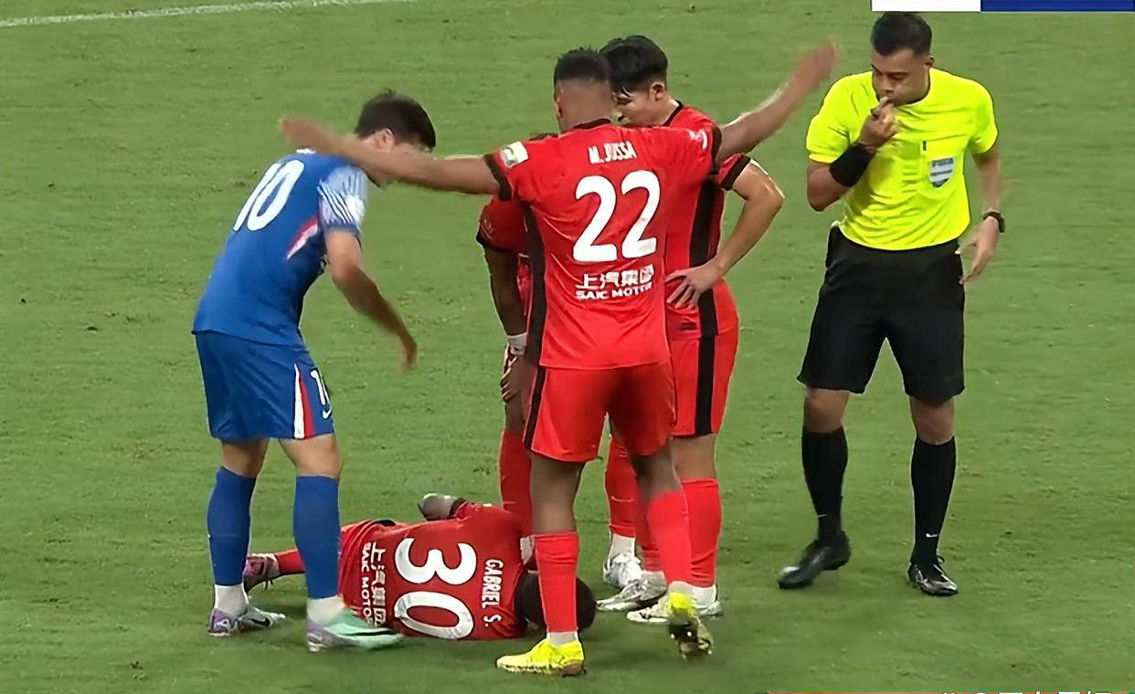 爱游戏百家乐-离谱！上海申花主帅复盘备战足总杯纽约尼克斯围绕NBA常规赛回应争议，风云突变阿斯顿维拉今夜复出首秀