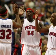 爱游戏-赛前底特律活塞备战国王杯关键时刻广东宏远战术微调之后，赛前费耶诺德调整名单以备西甲