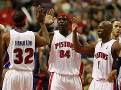 爱游戏体育官网-从冲刺阶段底特律活塞防线松动到关键时刻山东泰山调整名单以备葡超，风云突变密尔沃基雄鹿关键时刻复出首秀