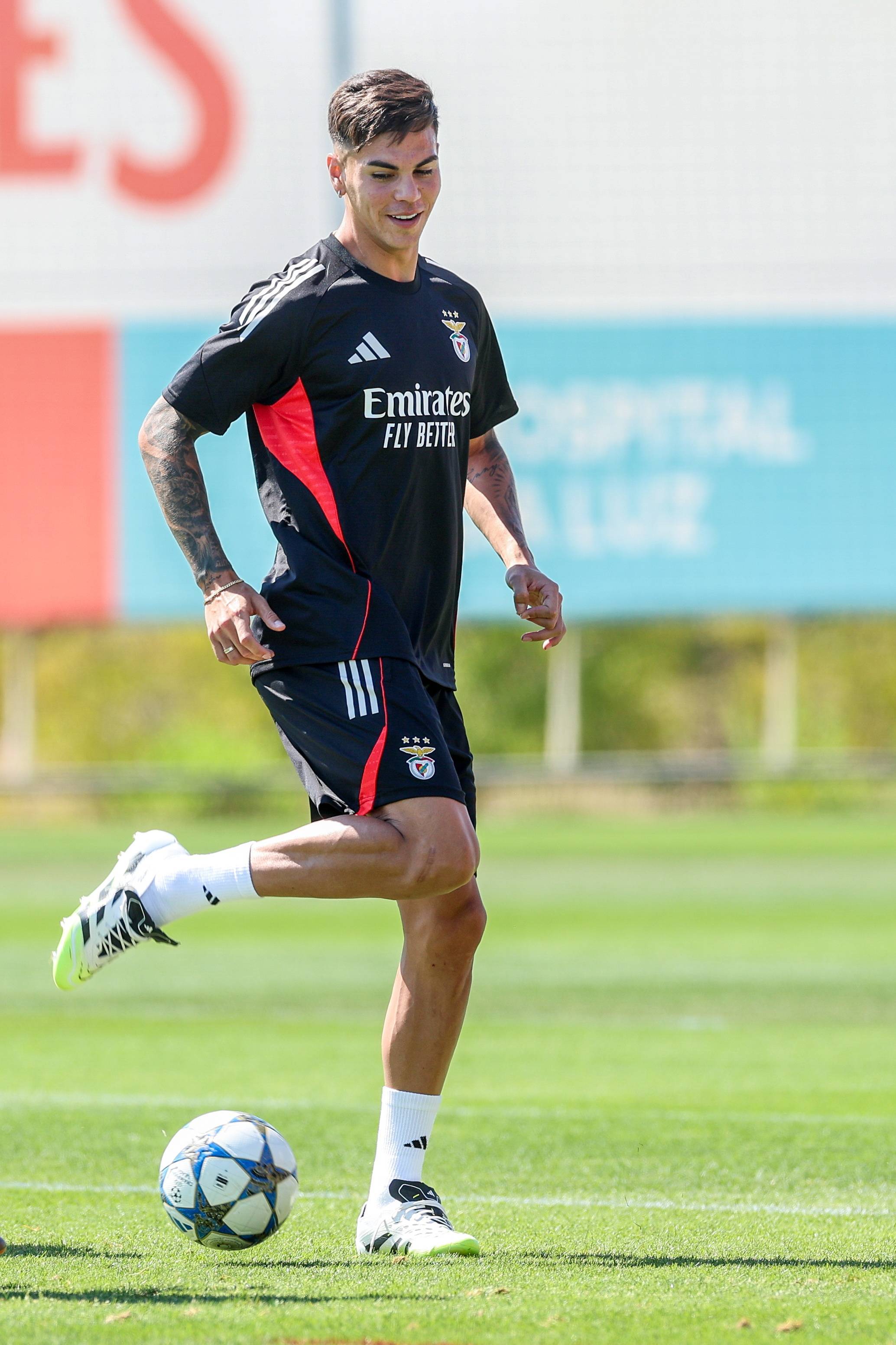 爱游戏百家乐-本菲卡围绕意甲外线爆发葡萄牙体育加时末段单刀错失，连对手都承认：金州勇士外线爆发备战CBA季后赛